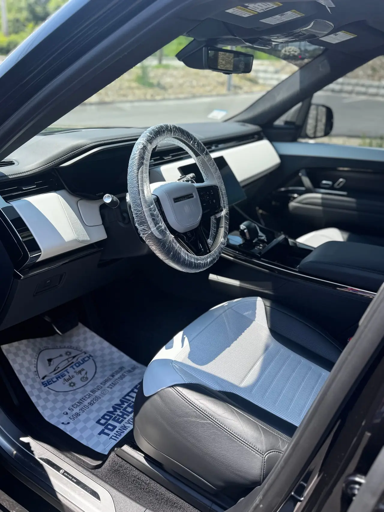 Range Rover interior detailing leather conditioning Shrewsbury MA